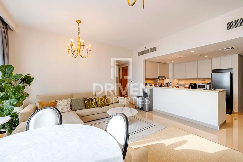 High Floor with Panoramic Vistas | Modern Layout64026744102659112