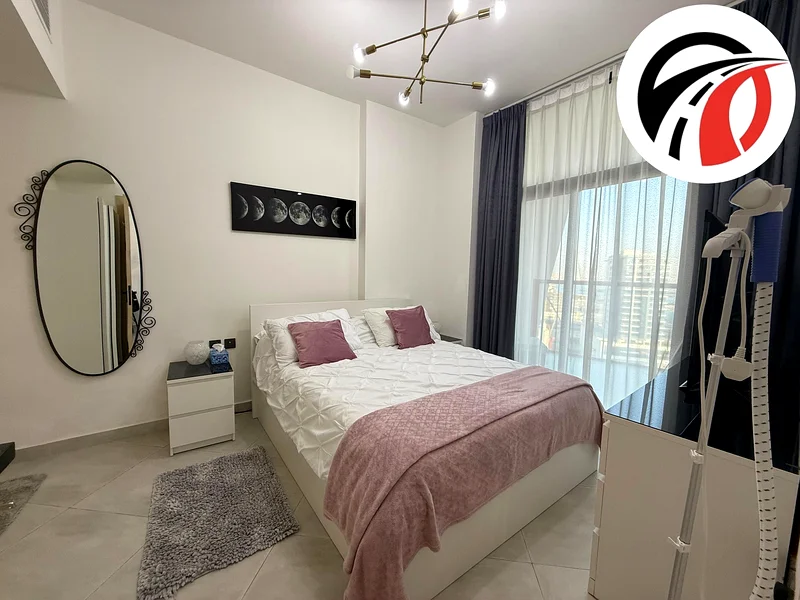 منظرة على الجدول | مفروشة بالكامل | جاهزة للانتقال63740021544065110