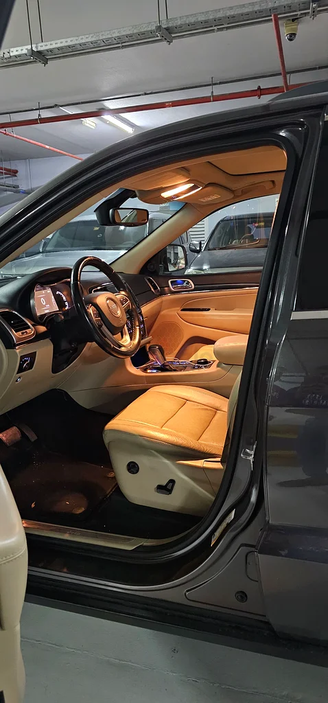 2020 Garnd Cherokee, 85,000KMs, GCC sepcs, asking price 88K AED63612071122178114