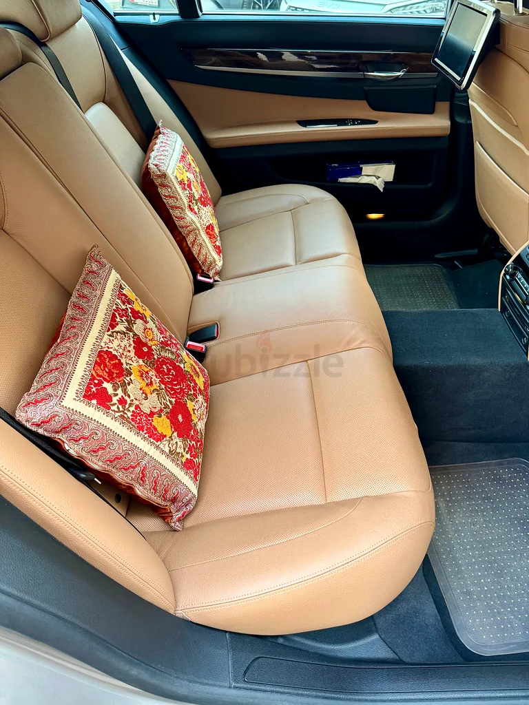 BMW 750Li – Luxury Sedan – Excellent Condition63612445659906113