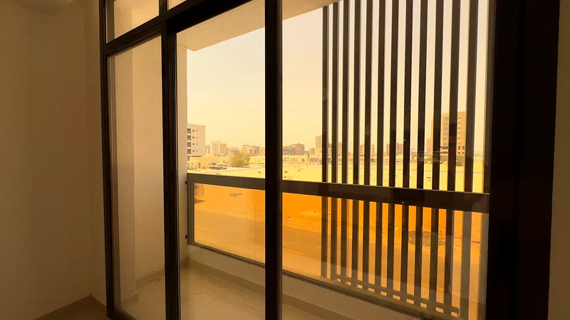 شقة مكونة من غرفتين نوم للإيجار | تكييف مركزي | موقع مميز | مستأجر أول | غرف ماستر | شرفة63712870076801112