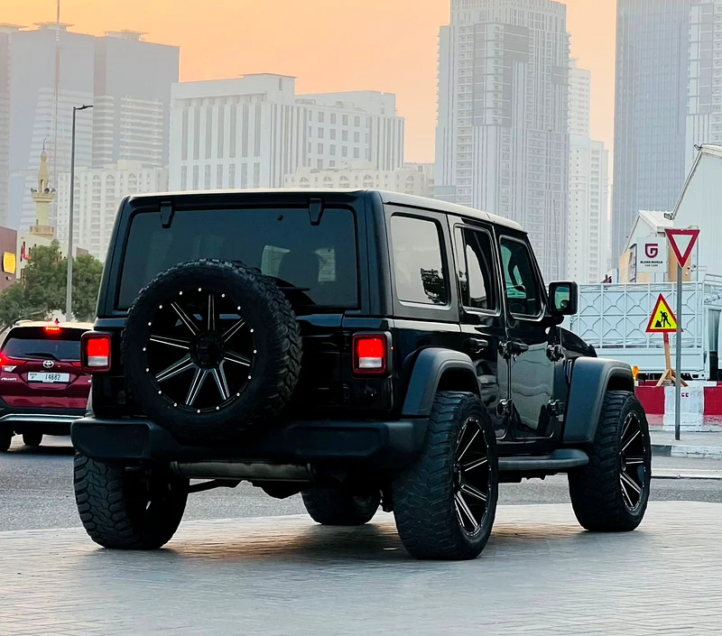 *Jeep Wrangler Unlimited63612087410179112
