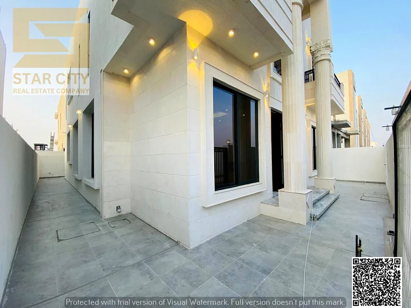 Villa at a price inclusive of registration and ownership fees, with electricity, water and air conditioners, on the main street, ready for occupancy i63901691780867112