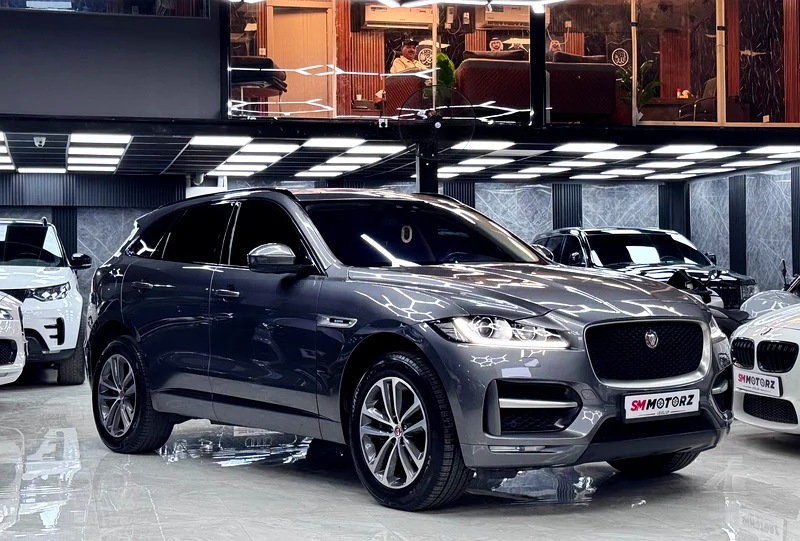 2018 GCC Jaguar F-Pace R, fully loaded, mint condition, warranty and financing available63491241108738111