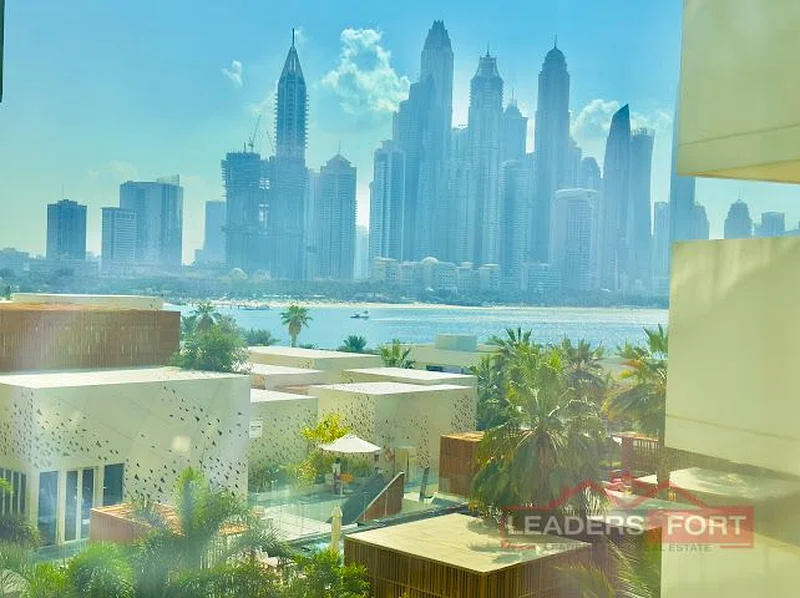 Luxurious Unit | Fully Furnished and Upgraded | Sea view63654982488194113