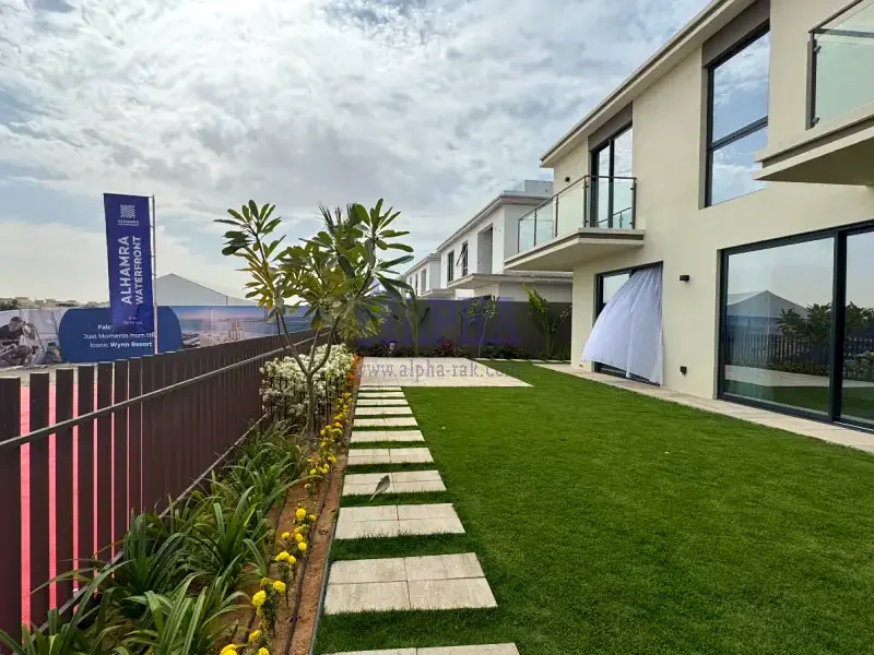 Beachfront Villa |  Soon Handover | 3 PP63860966193411114