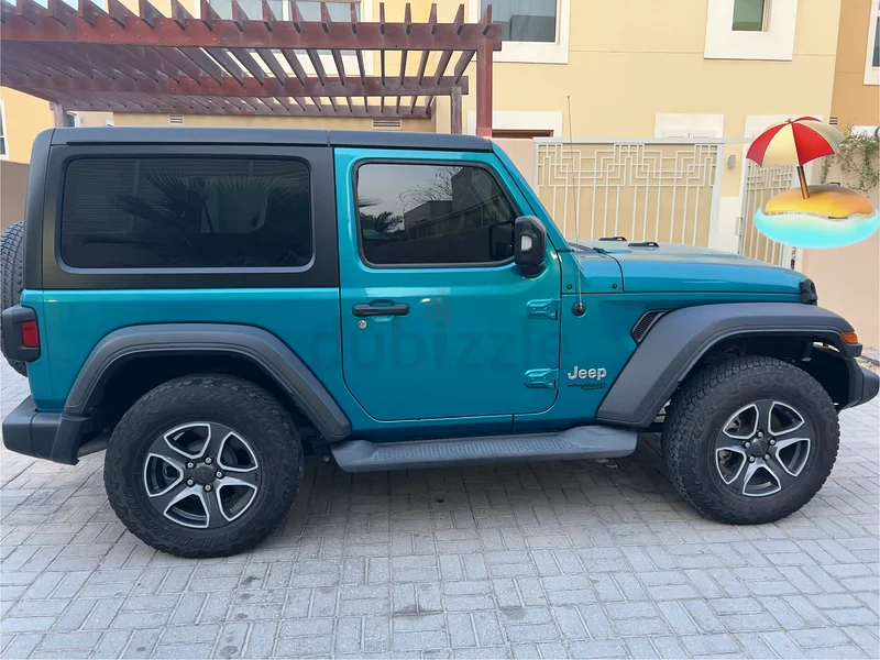 سائقة أنثى رانجلر طريق رياضي بأفضل الظروف63612073853441111