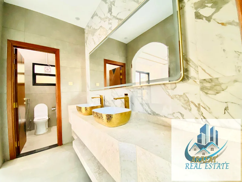 5 Master Bedrooms Luxury Villa for Sale G+263881594308098110