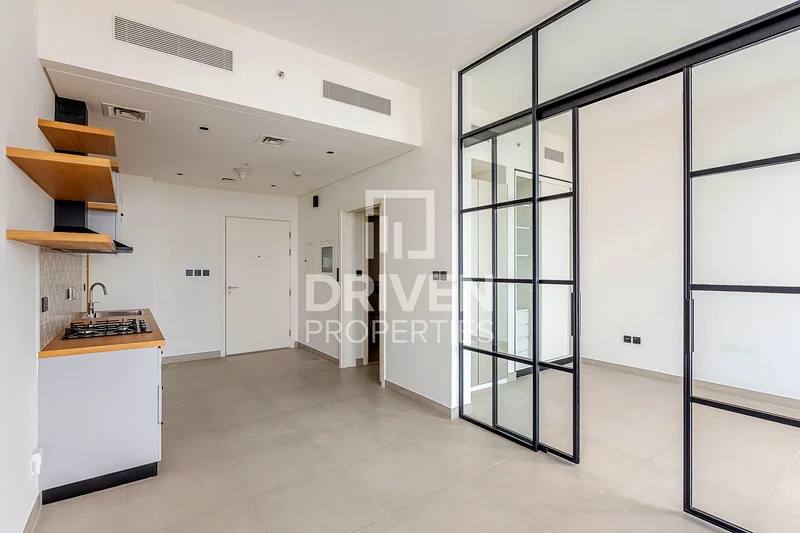 Modern and Minimalist Apt with Burj View | Vacant63753850894337111