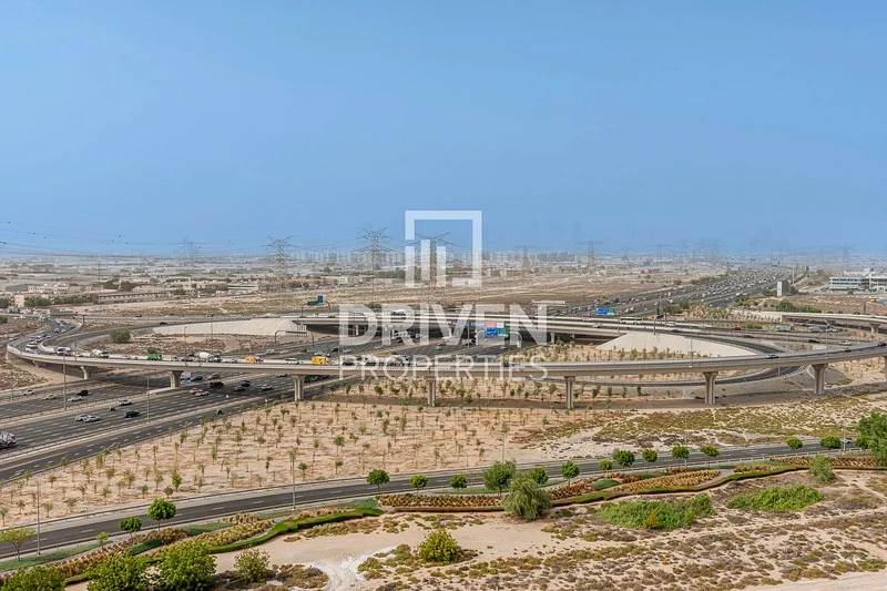 Modern and Minimalist Apt with Burj View | Vacant63753850894337110