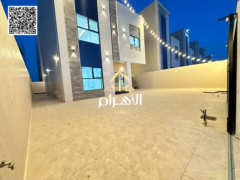 🏡 فيلا فاخرة للبيع - 6 غرف نوم | 3 طوابق + تراس على السطح | موقع متميز في عجمان 📍 قريب جدًا من طريق الشيخ محمد بن زايد فرصة ذهبية63893024300802114