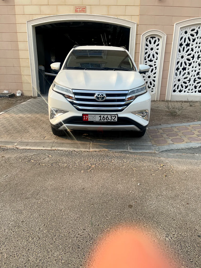Super clean toyota rush maintained in agency63612448452481111