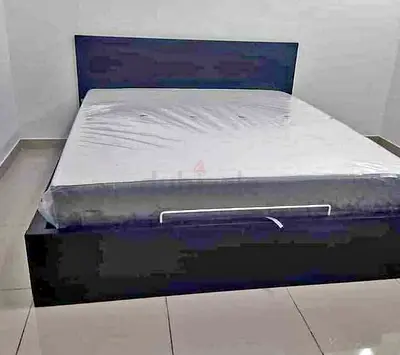 Ikea king size hydraulic bed with Ikea mattress