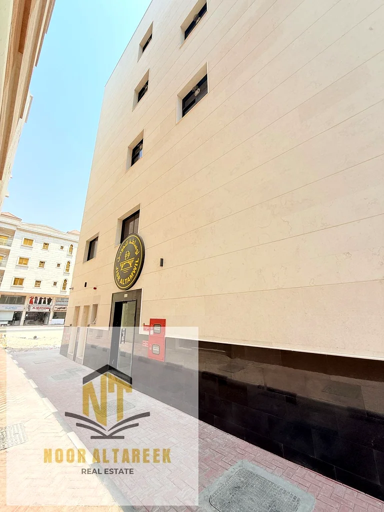 Residential & Commercial Building for Sale in Al ‘Aaliya – Ajman located on a main street and consists of a ground floor, mezzanine, and 3 floors.63871901313795113