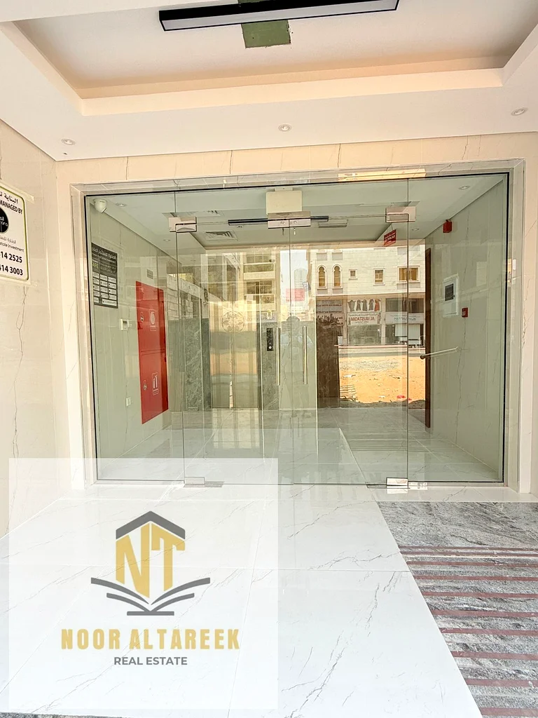 Residential & Commercial Building for Sale in Al ‘Aaliya – Ajman located on a main street and consists of a ground floor, mezzanine, and 3 floors.63871901313795114