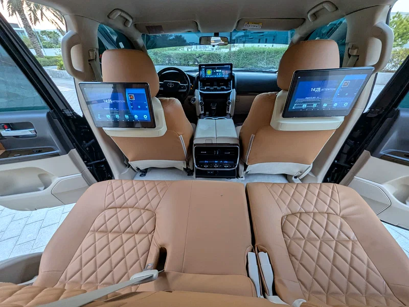 TOYOTA LAND CRUISER 2015 FACELIFTED 2025 WITH INTERIOR AND EXTERIOR V6 4.0L GCC63613131594370113