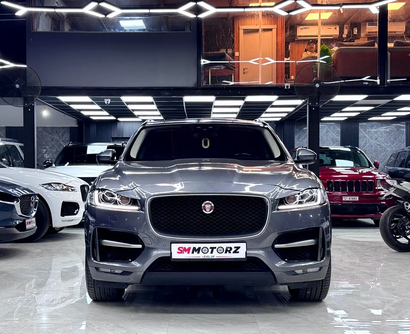 2018 GCC Jaguar F-Pace R, fully loaded, mint condition, warranty and financing available63491241108738112
