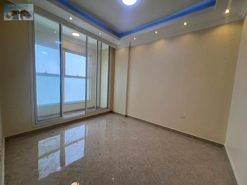 🔹 شقة للإيجار في الروضة 3 - 3 غرف نوم + صالة مع غرفة تخزين 🔹 ✅ مواقف سيارات مجانية 🚗 ✅ حمامات مجهزة جيدًا ✅ مبنى نظيف وهادئ63719604543489111