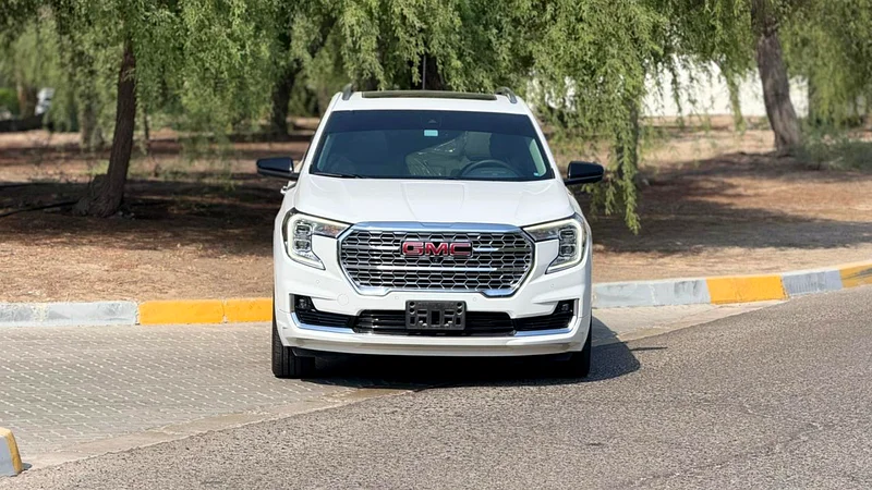 GMC TERRAIN DENALI 2023 GCC UNDER WARRANTY  SERVICE 5Y OR 100K KM63490695920002111