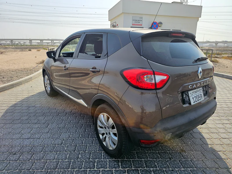Urgent Sale 2016 Renault Captur SE 1.4 Liter in perfect condition63612057385474113