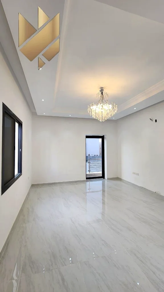 ChatGPT said:  First tenant – 5 bedrooms, 2 living rooms, and a spacious majlis. Our prices are highly competitive – don’t miss this opportunity63722360257793114