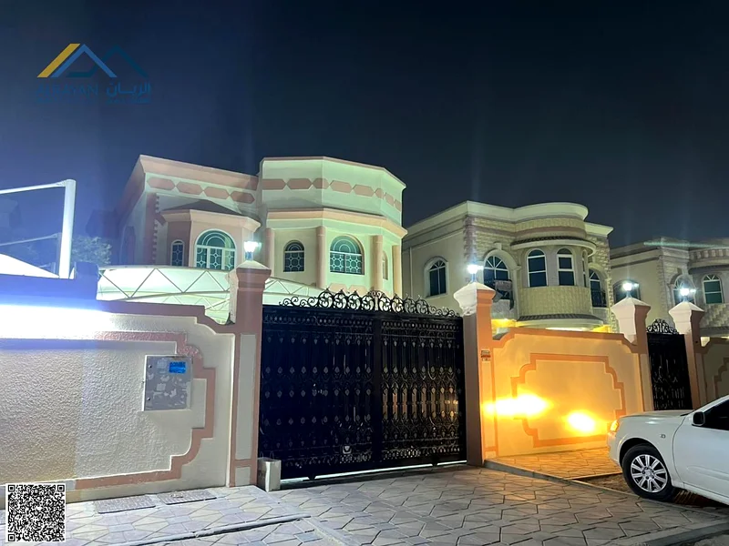للبيع: فيلا فاخرة في موقع متميز - تشطيب ممتاز - مساحة بناء كبيرة - ملكية حرة، الروضة 3، بما في ذلك الكهرباء والماء63879536546561114