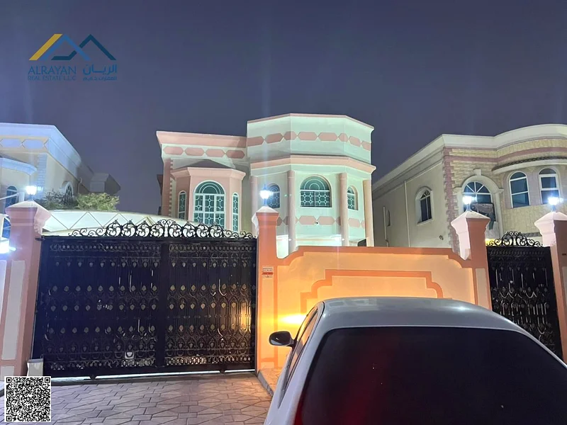 للبيع: فيلا فاخرة في موقع متميز - تشطيب ممتاز - مساحة بناء كبيرة - ملكية حرة، الروضة 3، بما في ذلك الكهرباء والماء63879536546561110