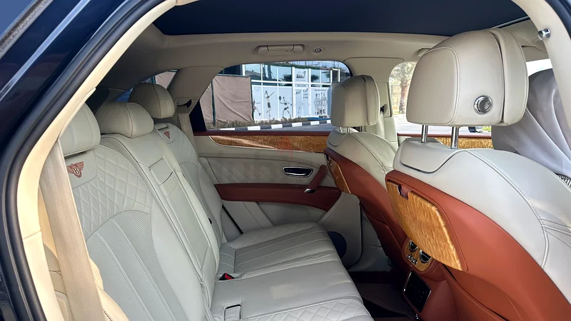 U‍RGENT SELL-Bentley Bentayga W12 2018 Model - Top Specifications /Bentley Bentayga W12- 2018-Full option63612059771393114