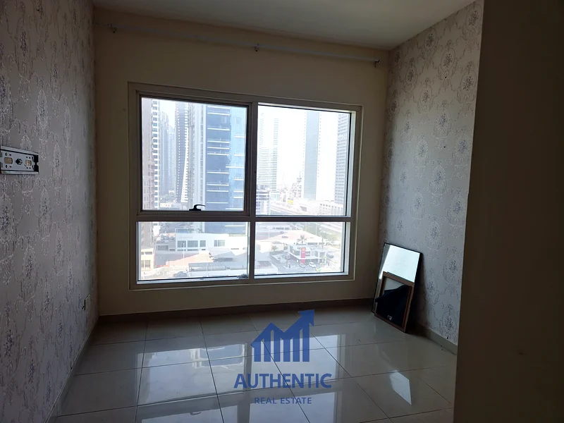 Vacant Unit : Road View | Upper Floor | Huge 1 BR |63987755795331114