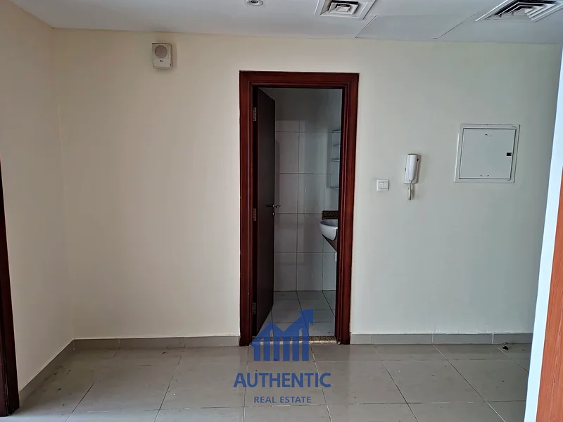 Vacant Unit : Road View | Upper Floor | Huge 1 BR |63987755795331111