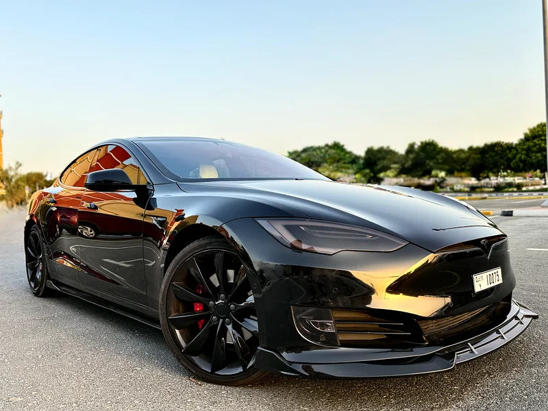 TESLA MODEL S PERFORMANCE / 2017 / GCC / ORIGINAL PAINT / 2 KEYS63613467311874117