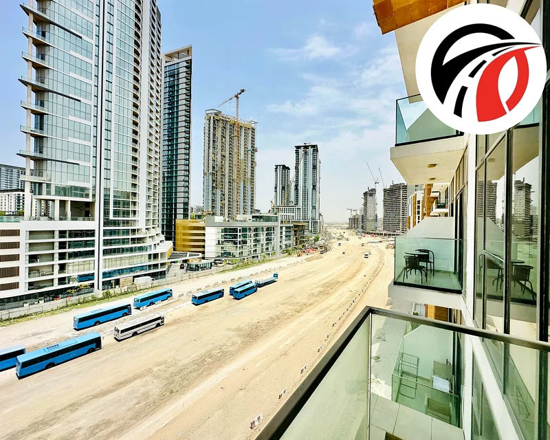 شقة فاخرة من غرفة نوم واحدة بمساحة كبيرة | بإطلالة على البحيرة | بدون رسوم التبريد | شرفة تأجير 75 ألف بـ 4 شيكات63802763005827113