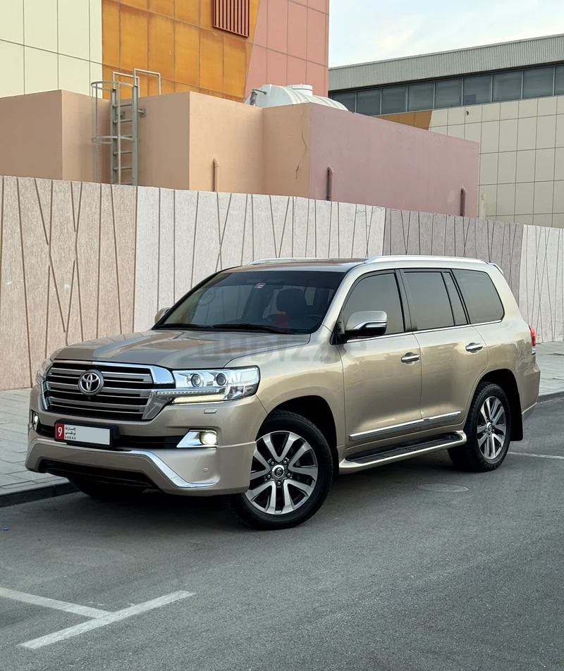 Land Cruiser 2018 VXR V8 Full Service History Al-Futtaim63613129197057110