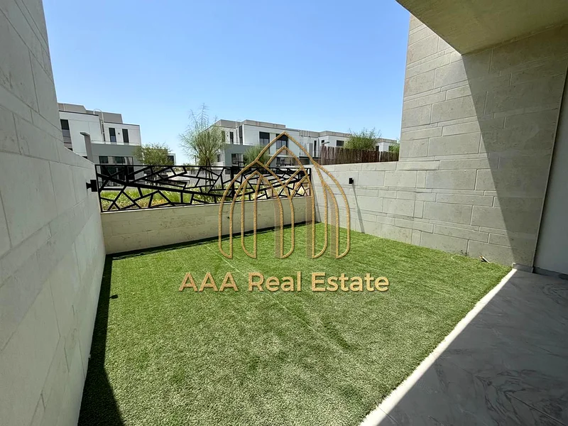 RESIDENTIAL COMPLEX | MODERN VILLA |PRIME LOCATION63763486639873111