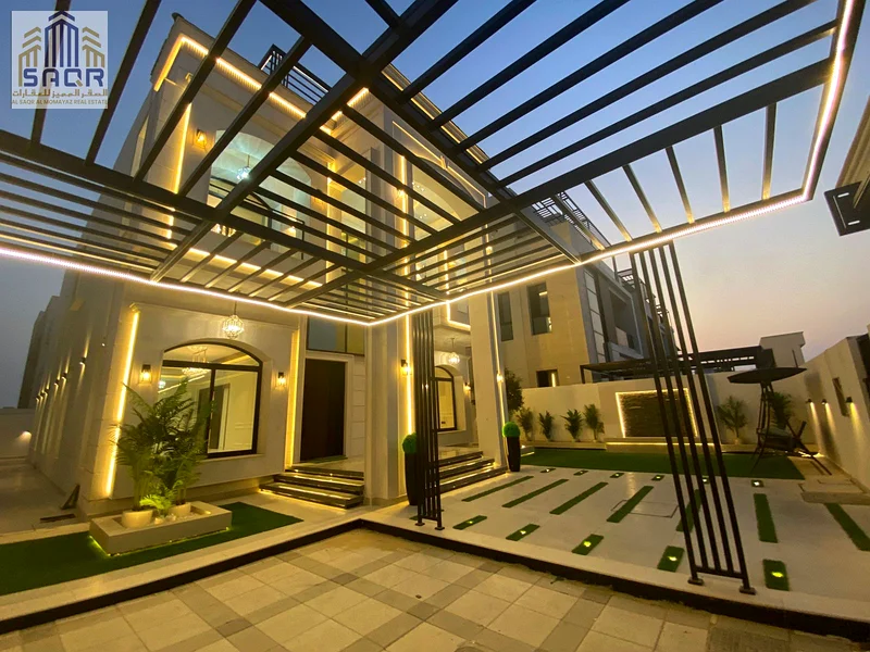 The most luxurious villa for sale with a classic design, a large garden, a roof, and 5 master bedrooms with no annual service fees.63884249848450113