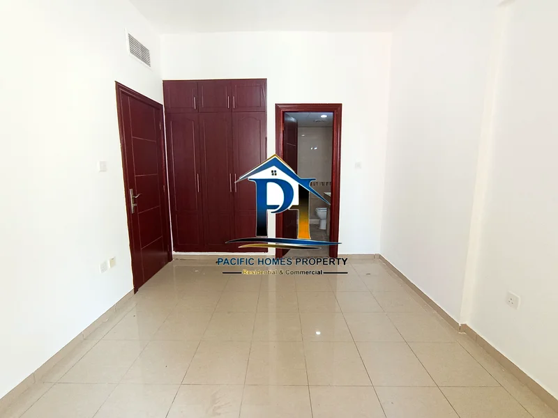 NEAR PARK AFFORDABLE PRICE 1BHK AVAILABLE FOR FAMILY ONLY 43K63757853681281111