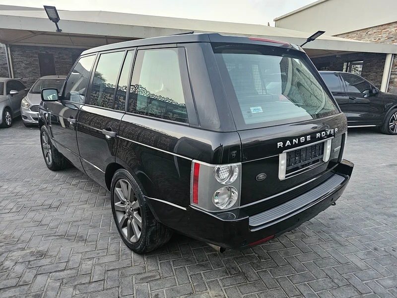 2009 Range Rover Vogue Supercharged in perfect condition Gcc Specification63612089587458113