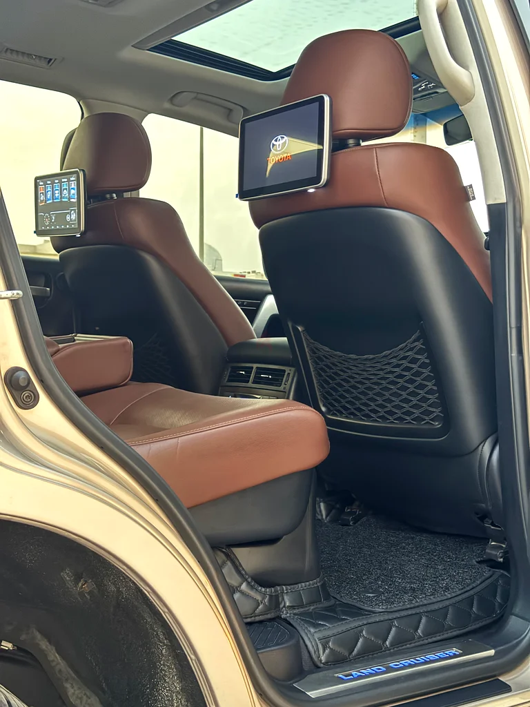 Land Cruiser 2018 VXR V8 Full Service History Al-Futtaim63613129197057113