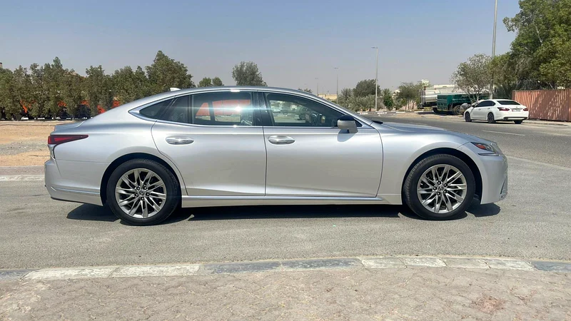 لكزز LS500 موديل 201863612072828802114