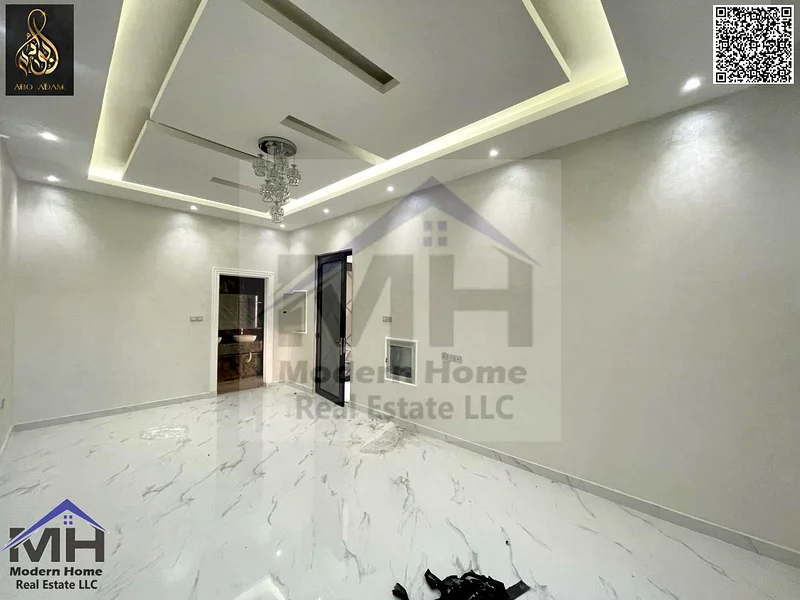 At a price inclusive of fees, own a villa with roof in Ajman, freehold, super deluxe finishing, in front of services, opposite Azha Community63900283590146114