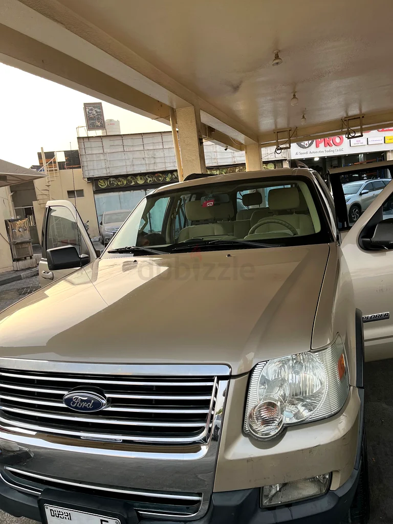 Ford Explorer SUV – Excellent Condition, Great Value63613737025667111