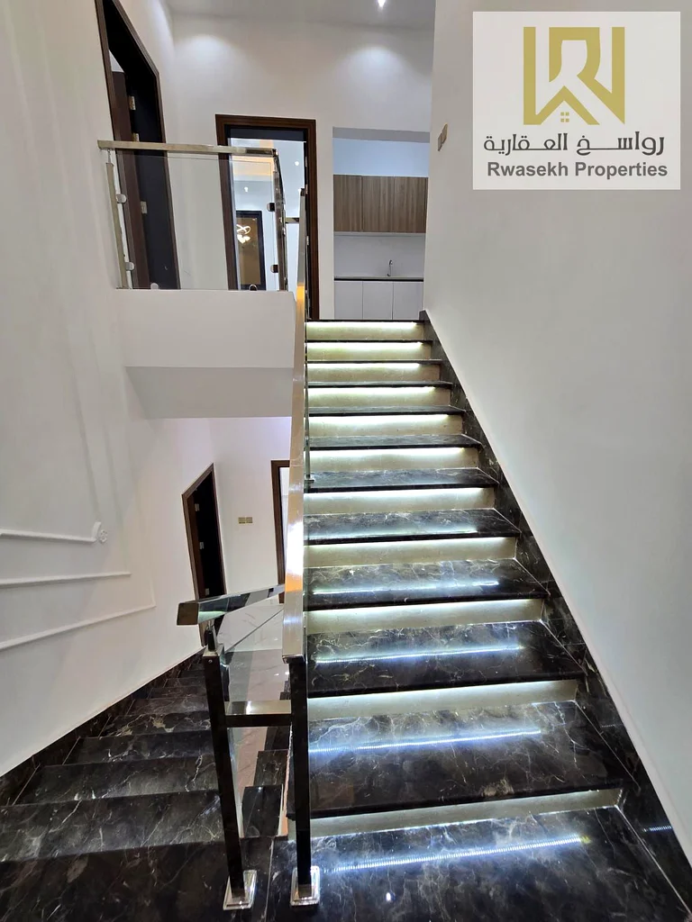 فيلات للبيع في بهية عجمان  مساحة الأرض 3014 قدم  مساحة البناء 3500 قدم   5 غرف، مجلس وصالة، غرفة خادمة، تكييف مركزي، مكيفات63881594334721113
