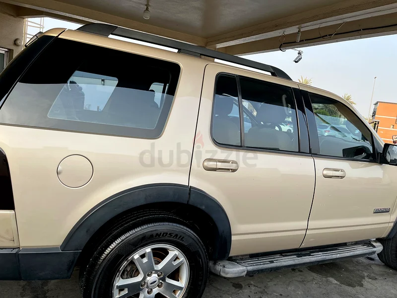 Ford Explorer SUV – Excellent Condition, Great Value63613737025667112