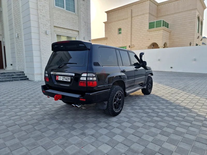 Land Cruiser | Excellent Condition | GCC Spec | Full Service History63613129114626114