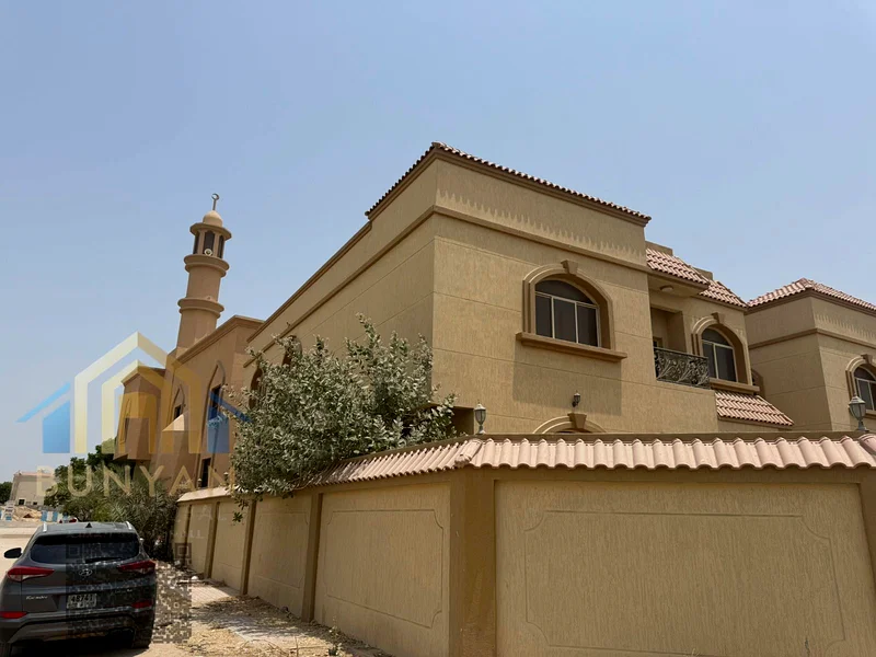 فيلا فاخرة للإيجار السنوي – الروضة 2، عجمان 🔹 فيلا ركنية خلف المسجد للاستخدام السكني أو التجاري | على شارع الطلاّة | قريبة من63722723918849111