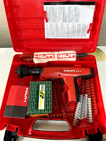 Hilti gun new dx 2 new with accessories