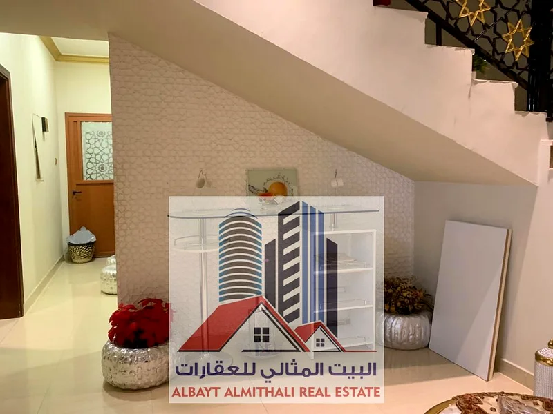 🏡✨ فيلا للإيجار ✨🏡  📍 الروضة 1 – عجمان 📌 موقع متميز، قريب من المدارس والأسواق وجميع الخدمات  ميزات الفيلا:  🛏️ 4 غرف نوم رئيسية  🛋️63722447482625111