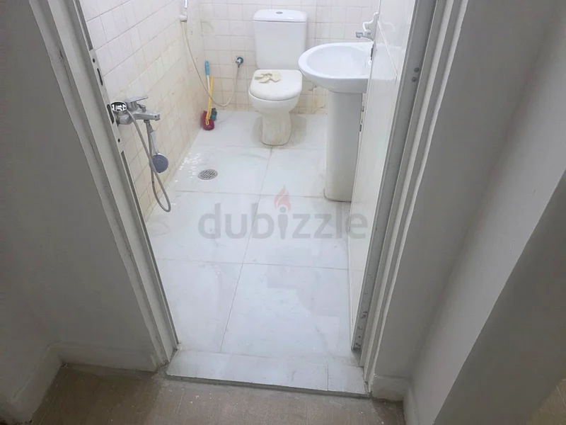 شقة صغيرة متاحة للإيجار63624382482690111