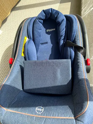 Giggles infant car seat