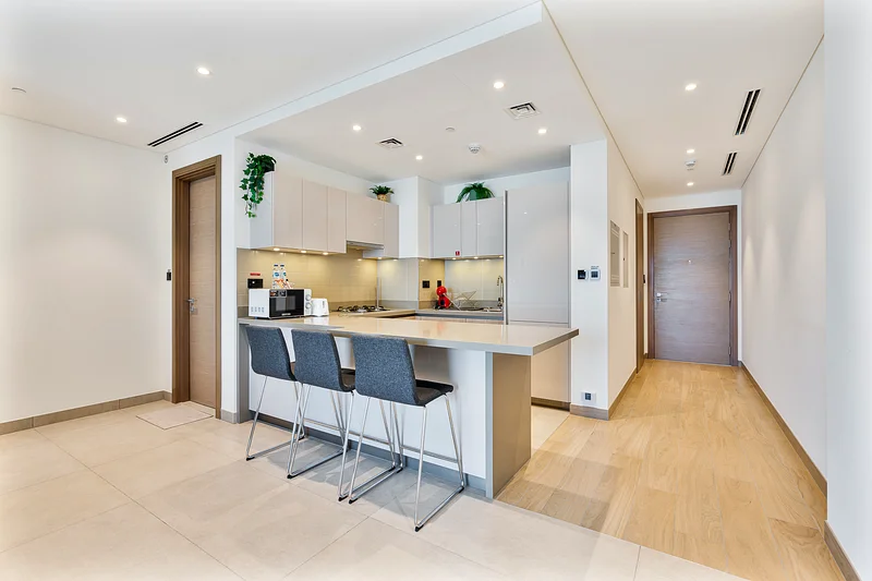 Chic 1BR w/ Balcony View, Gym, Pool & Kid-Friendly | Furnished | Flexible term63830359576961112